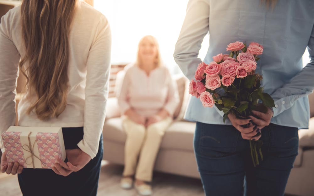 Give flowers to your queen on this mother’s day