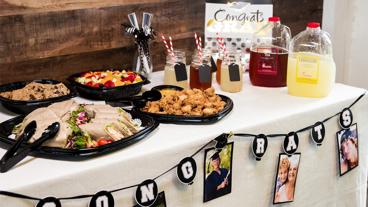 Tips to plan a graduation party for your loved one